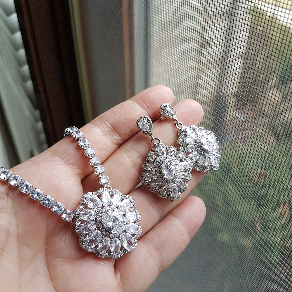 Swarovski Elements 925 Sterling Silver Flower Halo Statement Earrings NEW - Picture 7 of 16